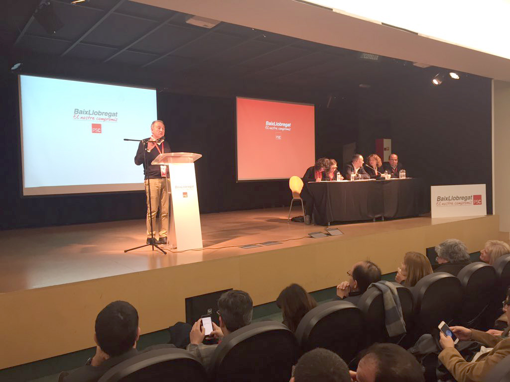 , els i les delegades van ratificar al Primer Secretari del PSC del Baix Llobregat, Antoni Poveda