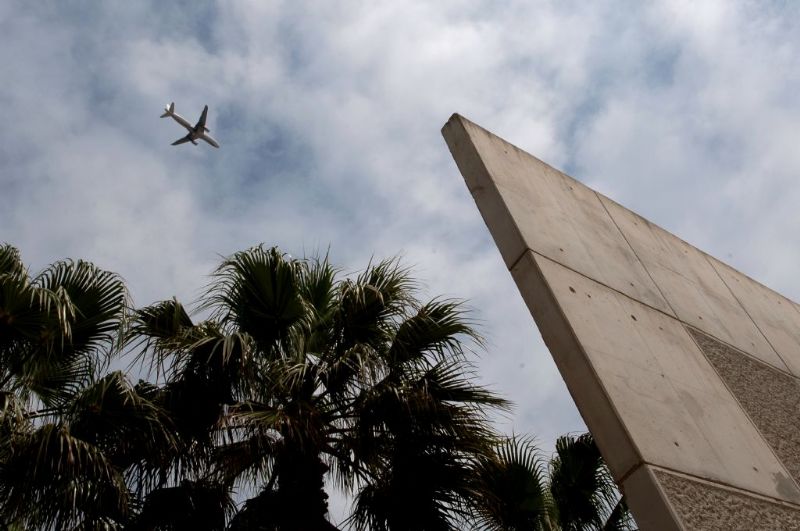 Castelldefels aeropuerto prat sanciones aviones molestos