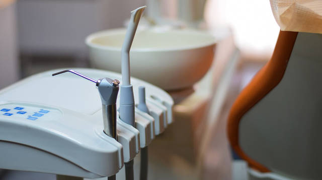 Salut incorpora nous higienistes dentals a la regió Metropolitana Sud