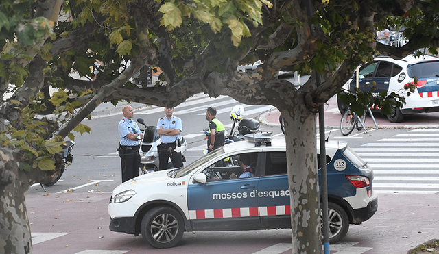  SUCCESSOS: Detenen a Castelldefels un home que venia droga en plena via pública