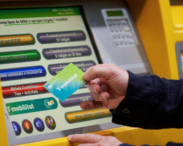 SOCIETAT: L'ATM vol apujar el transport públic un 6,75% 