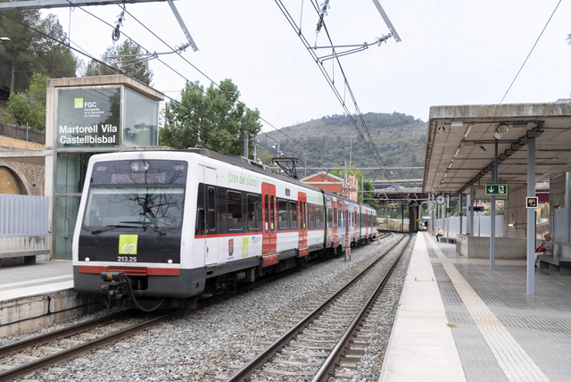 Les persones usuàries de Ferrocarrils de la Generalitat de Catalunya (FGC) han puntuat amb un 79 sobre 100 la qualitat del servei ofert per la companyia l'any 2023
