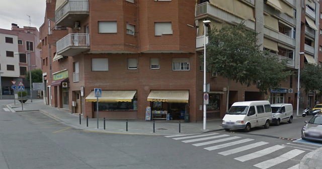  SUCCESSOS: Tres persones denunciades en una entrada policial en un bar de Sant Andreu de la Barca