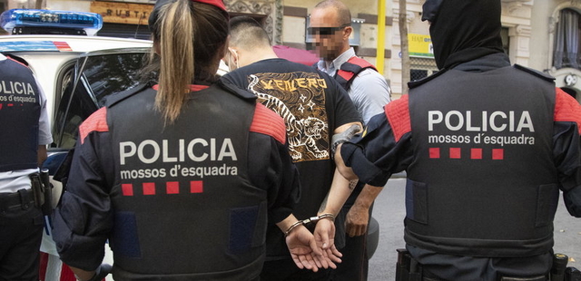 Operatiu policial a dos municipis del Baix Llobregat