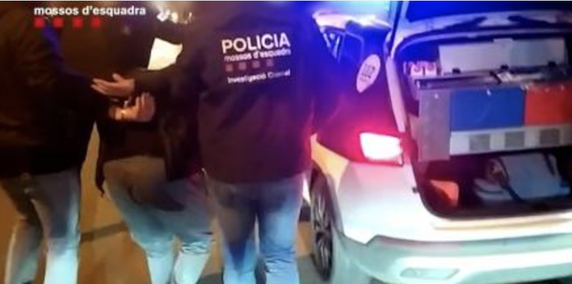 SUCCESSOS: Detingut a Cornellà un home per atemptar contra els agents de l’autoritat