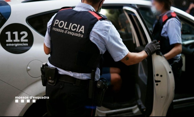 SUCCESSOS: Agredeix als agents policials després de cometre un robatori a Sant Vicenç dels Horts