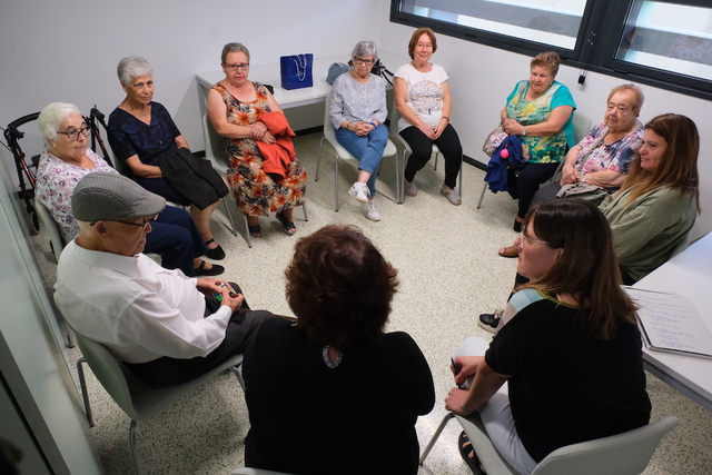 L'Ajuntament de Sant Joan Despí ha posat en marxa un espai d'acompanyament per a les persones més grans de 80 anys 