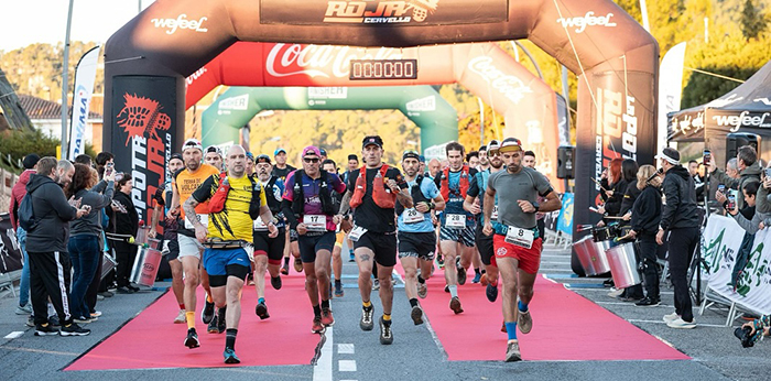 Més de 700 atletes i ciclistes es van aplegar a la Cursa Pota-Roja