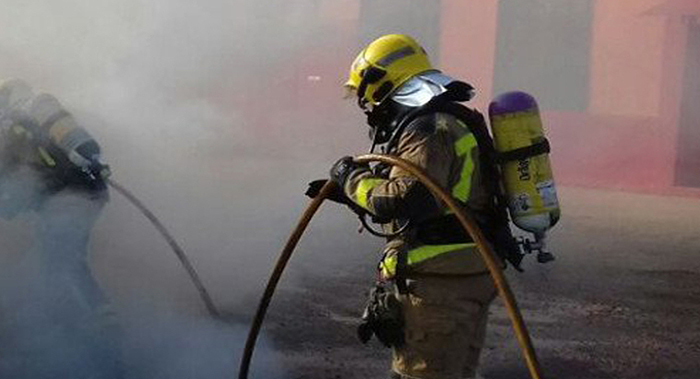 SUCCESSOS: Dos ferits en un incendi d’un edifici a Esplugues de Llobregat