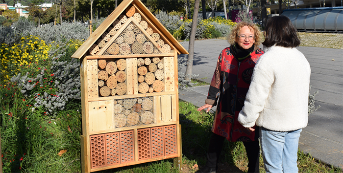 Sis parcs de Viladecans estrenen hotels d’insectes