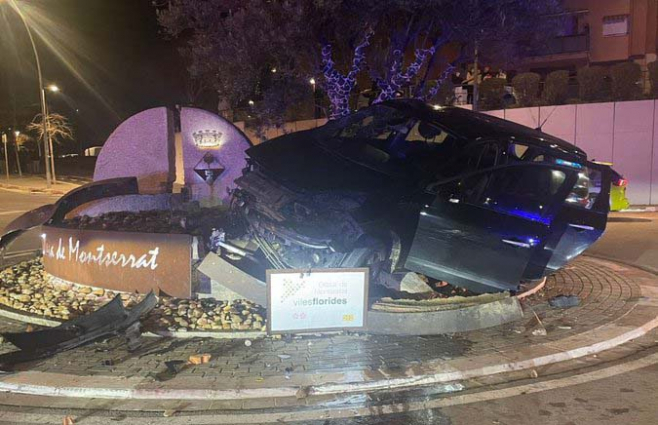 Quatre menors detinguts després d'una persecució a alta velocitat que va acabar en accident a Olesa