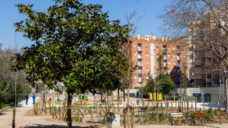 Viladecans transforma la plaça de Saint Herblain en un nou pulmó verd i refugi climàtic