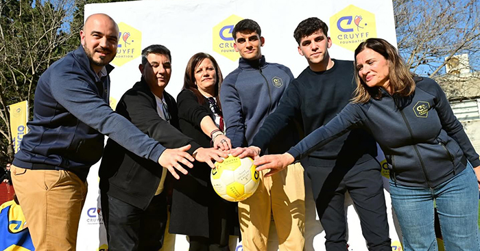 Sant Andreu de la Barca inaugura el Cruyff Court ‘Gerard Martín’