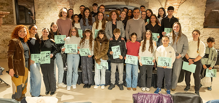 Mig centenar d’esportistes destacats de Viladecans reben ajuts municipals