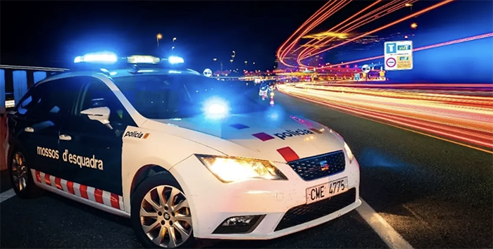 SUCCESSOS: Detenen un conductor a Sant Feliu begut, sense carnet i conduint sense llums