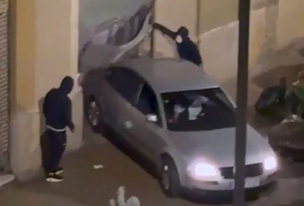 Investigació oberta per un triple encastament en naus industrials a Sant Andreu