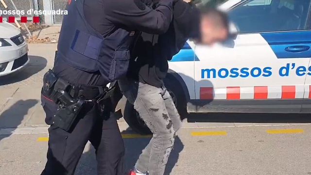 SUCCESSOS: Enxampats ‘in fraganti’ tres lladres mentre intentaven robar un pis de Sant Joan Despí