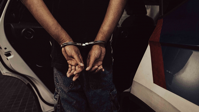 Detingut un home a Martorell per conducció temerària, desobediència i un delicte contra la salut pública