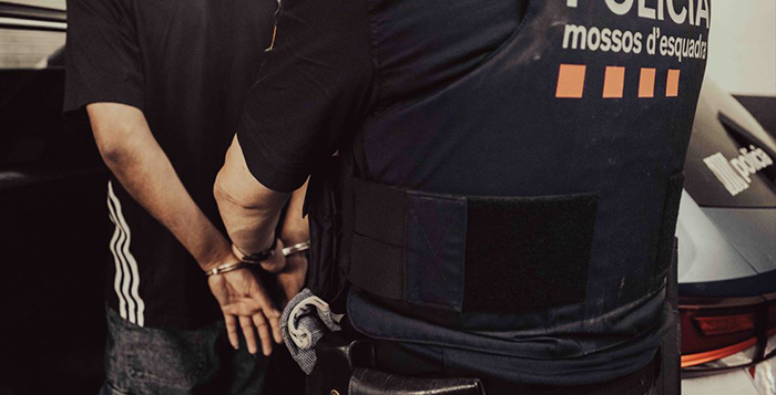 SUCCESSOS: Quatre veïns desallotjats després d’un incendi en un bar de Viladecans