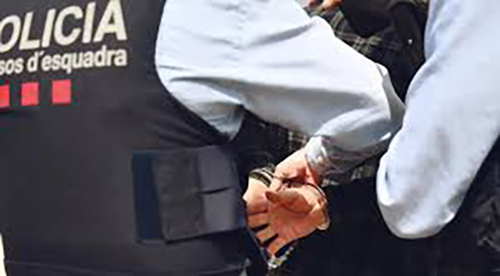 SUCCESSOS: Detingut a Castelldefels un conductor per donar positiu per drogues i una ordre de detenció