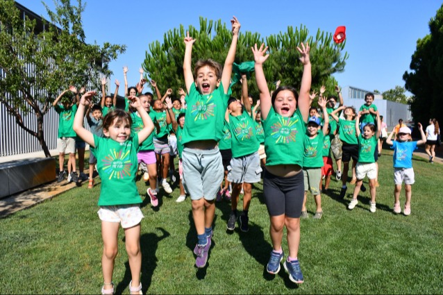Més de 2.000 infants participen a la Festa dels Casals d’Estiu de Fundesplai al Prat de Llobregat