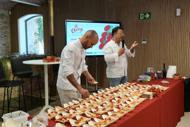 Els restaurants de Viladecans s'uneixen per potenciar el tomàquet cherry local en una nova ruta gastronòmica