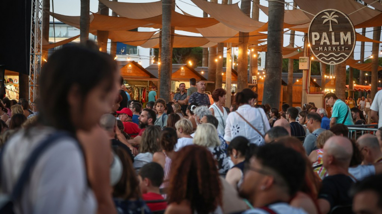 Castelldefels encara el segon Palm Market amb cinema a la fresca i música en viu