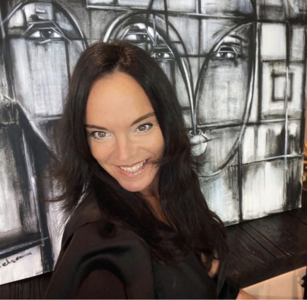 L'artista Nuria Catedra uneix art contemporani i compromís social en la seva nova exposició a Viladecans