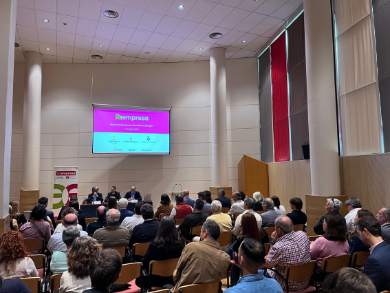 El relleu empresarial agafa embranzida a Cornellà per assegurar el futur del teixit local