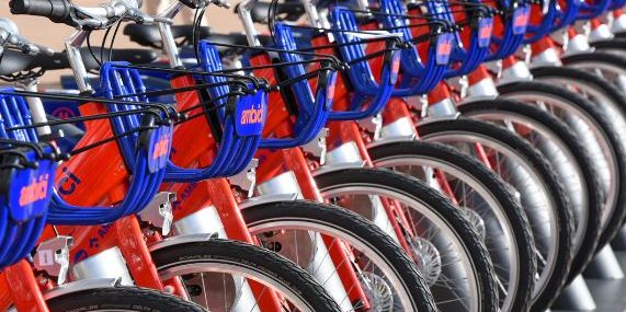 Sant Just Desvern lidera la implantació de l’AMBici a l’àrea metropolitana