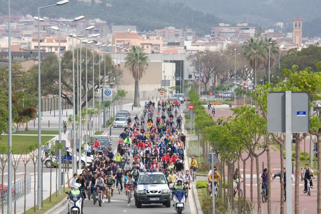 La Passejada en Bicicleta 2014 de Viladecans serà solidària