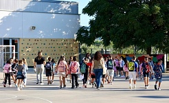 Entrada en una escola de Sant Vicenç dels Horts