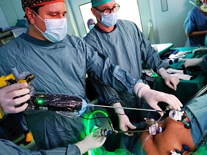 L’SJD Hospital de Sant Boi ha estat el primer hospital de l’Estat espanyol a incorporar la pinça robòtica HandX a les cirurgies digestives