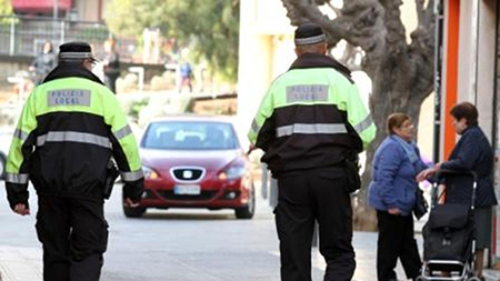 img jpolo 20160426 193647 imagenes lv otras fuentes policia local sant andreu kFnF U401384578295RDH 992x558LaVanguardia Web
