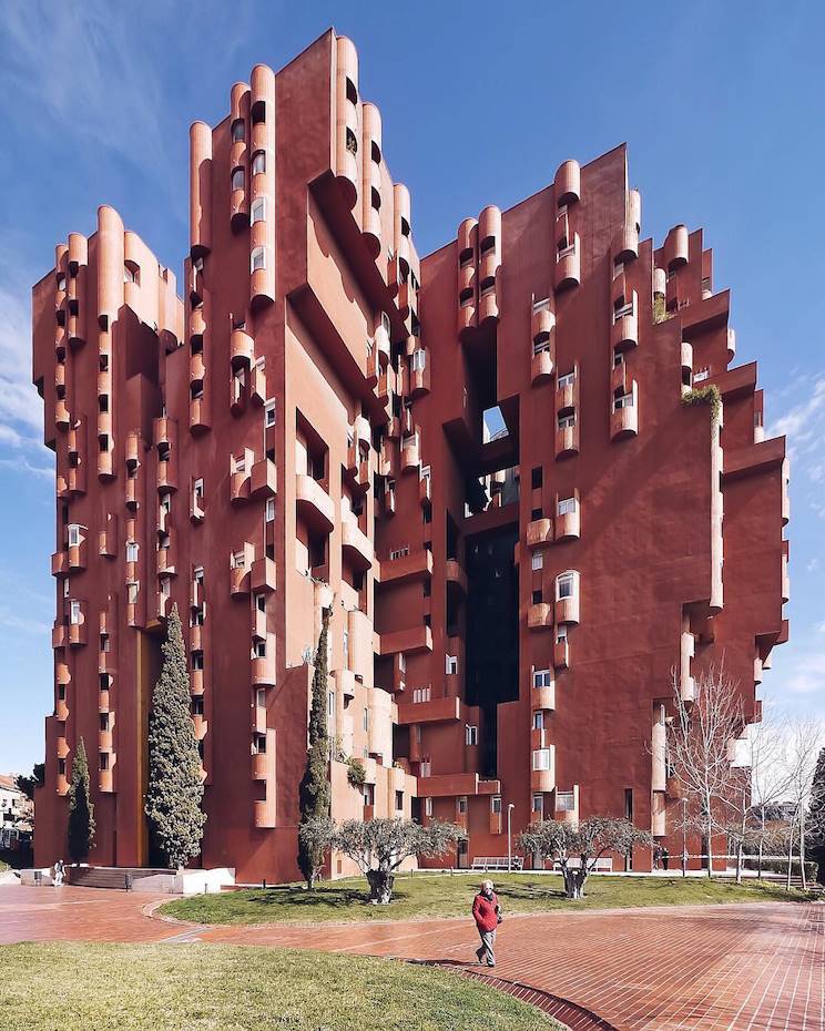edificio walden en barcelona 7177b670 744x930