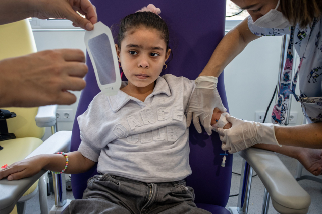 El fotògraf Sergi Cámara retrata els infants de Gaza atesos als hospitals catalans