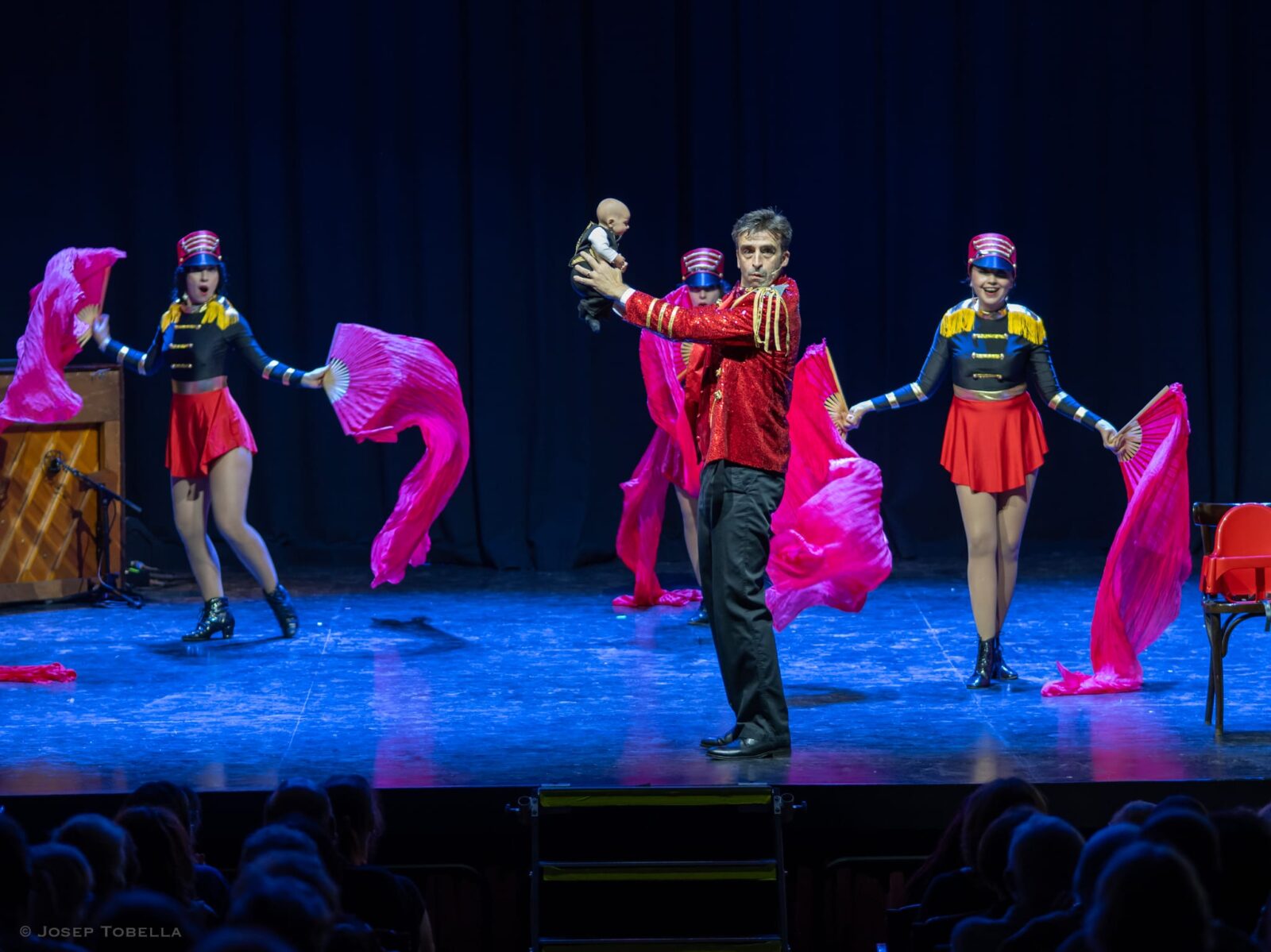 Lluentons, plomes i… bolquers! l’espectacle més gamberro de la sarsuela i el burlesque a Molins de Rei i Sant Vicenç dels Horts!