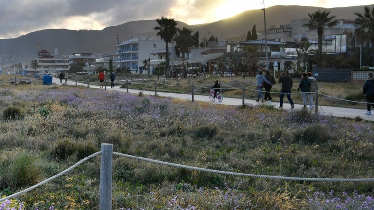 Castelldefels instal·larà 165 balises LED al passeig marítim