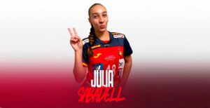 La sesrovirenca Júlia Sabadell, protagonista amb la selecció espanyola juvenil d'handbol a Oslo