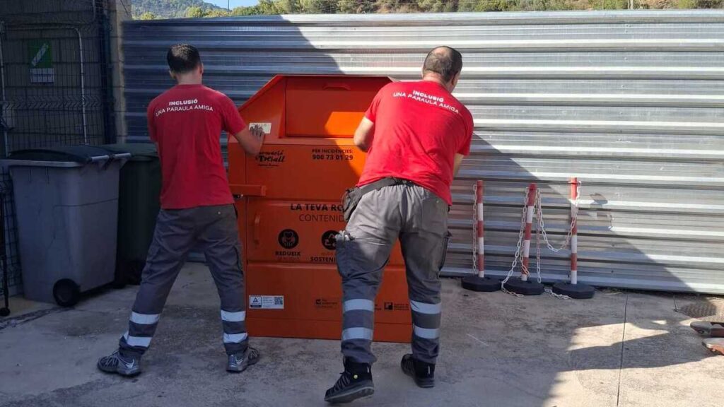 Sant Climent de Llobregat incorpora quatre nous contenidors de roba usada