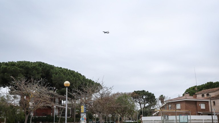 Castelldefels trasllada a Europa noves propostes per reduir el soroll aeroportuari